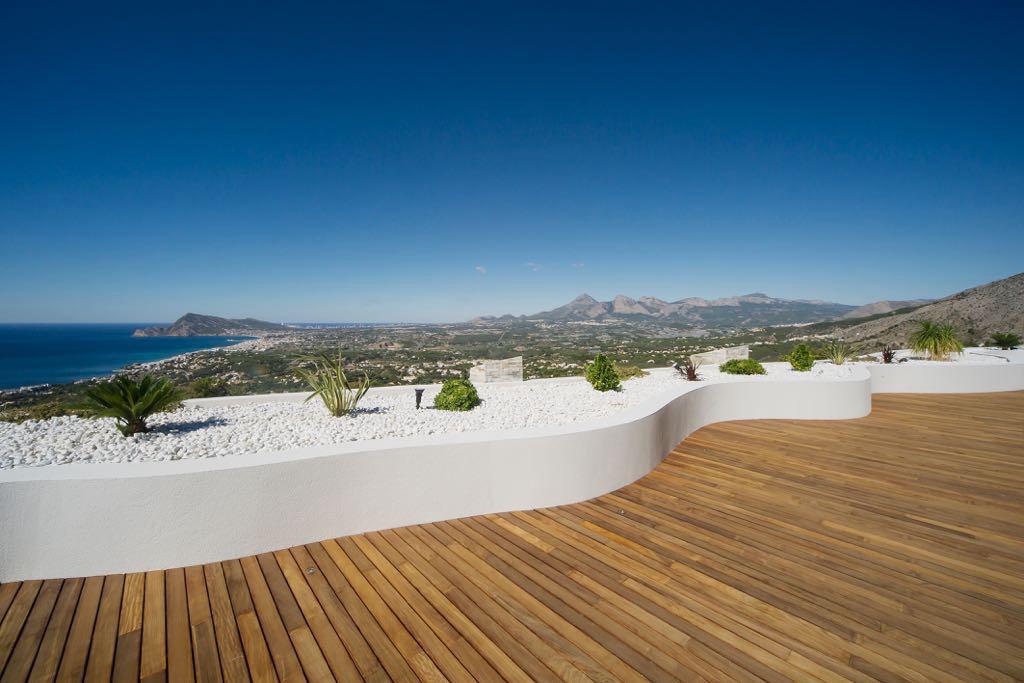 Luxury 3-bedroom penthouse with a large terrace and spectacular views in Altea Hills