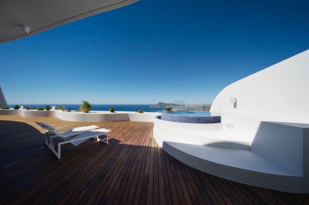 Luxury 3-bedroom penthouse with a large terrace and spectacular views in Altea Hills