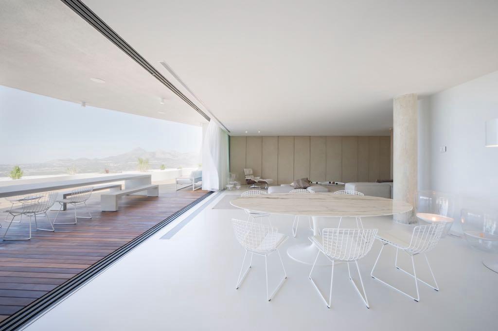 Luxury 3-bedroom penthouse with a large terrace and spectacular views in Altea Hills