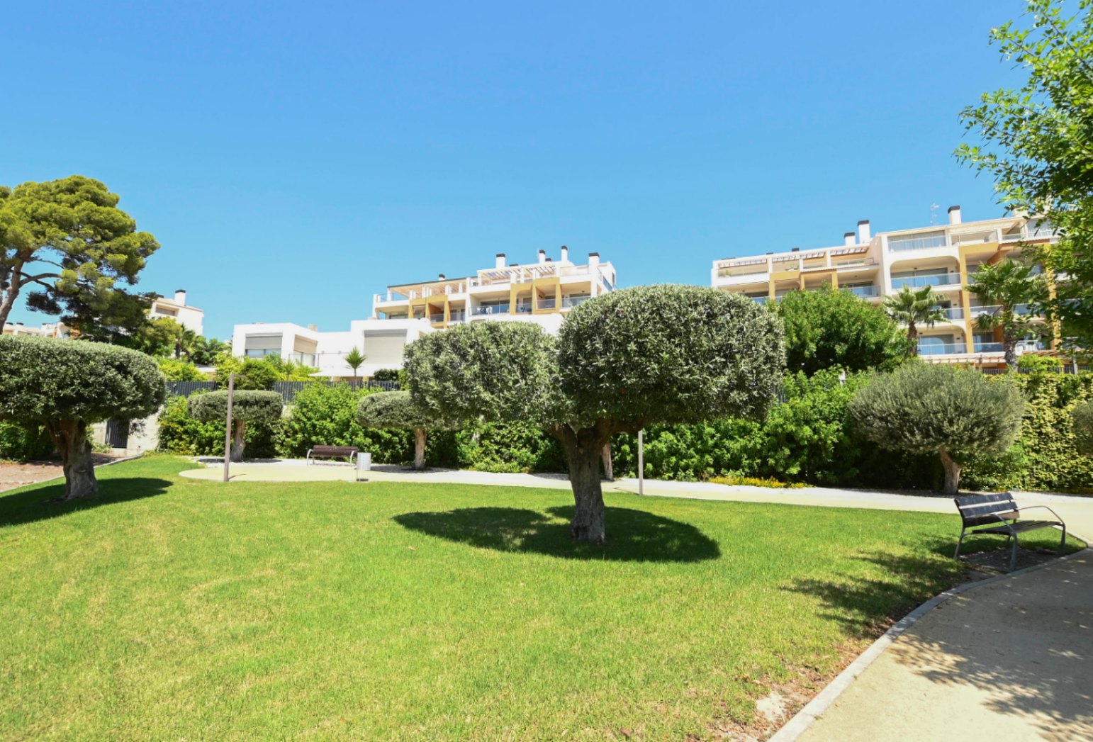3-bedroom penthouse on the beachfront of Playa del Paradis for sale in Villajoyosa