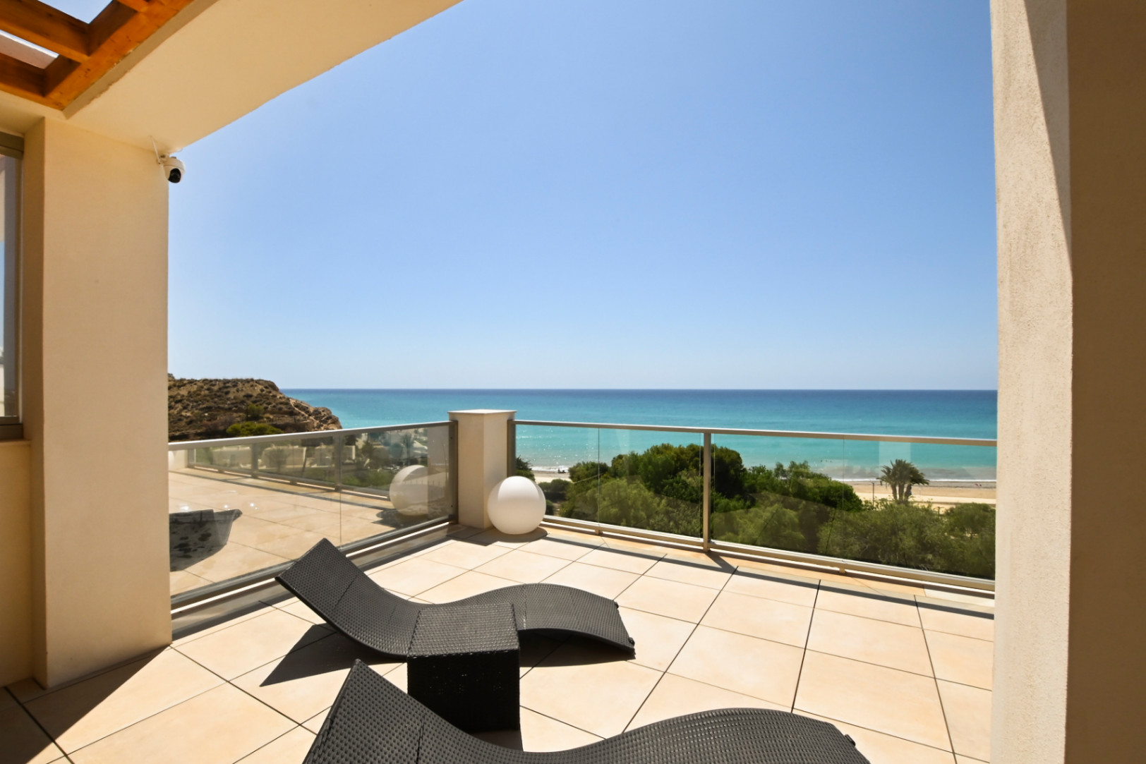 3-bedroom penthouse on the beachfront of Playa del Paradis for sale in Villajoyosa
