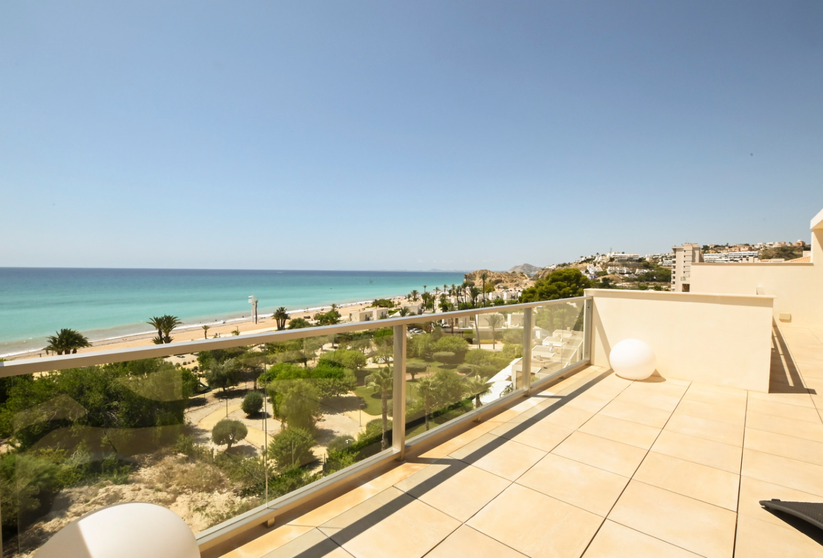 3-bedroom penthouse on the beachfront of Playa del Paradis for sale in Villajoyosa