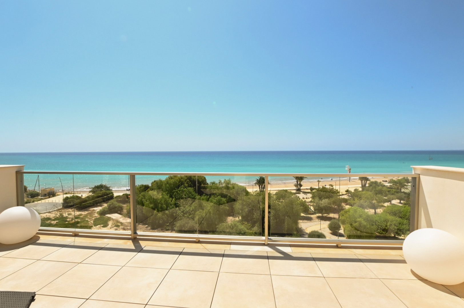 3-bedroom penthouse on the beachfront of Playa del Paradis for sale in Villajoyosa
