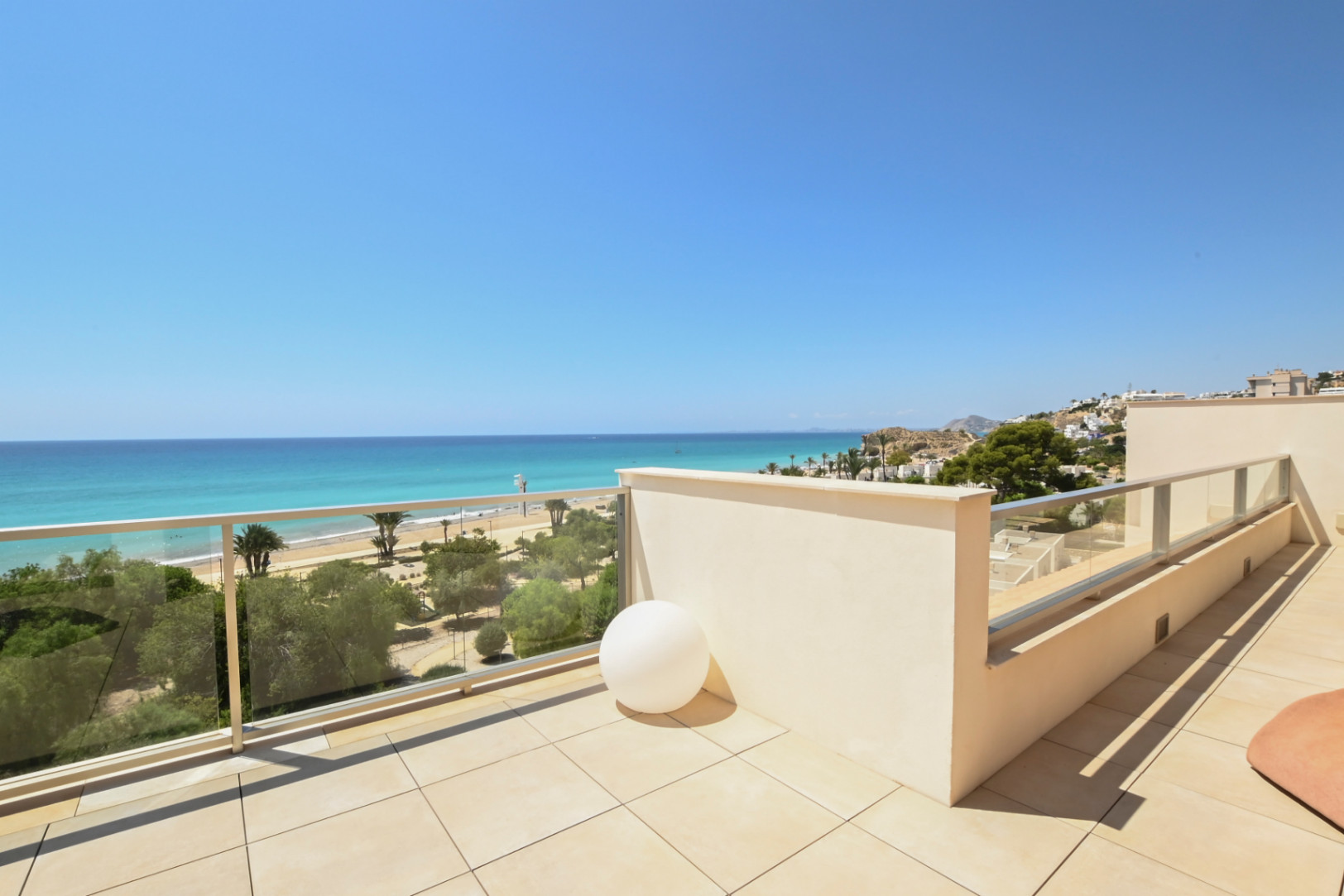 3-bedroom penthouse on the beachfront of Playa del Paradis for sale in Villajoyosa