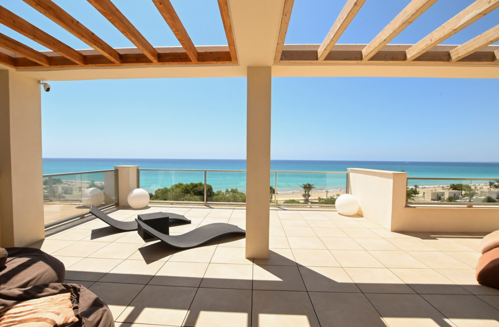 3-bedroom penthouse on the beachfront of Playa del Paradis for sale in Villajoyosa