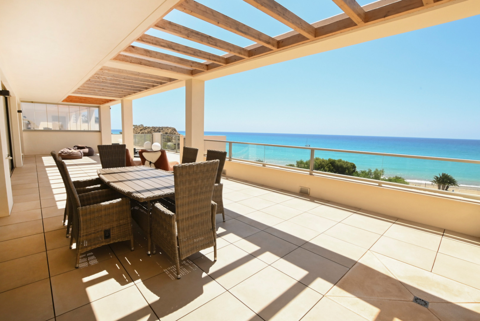 3-bedroom penthouse on the beachfront of Playa del Paradis for sale in Villajoyosa