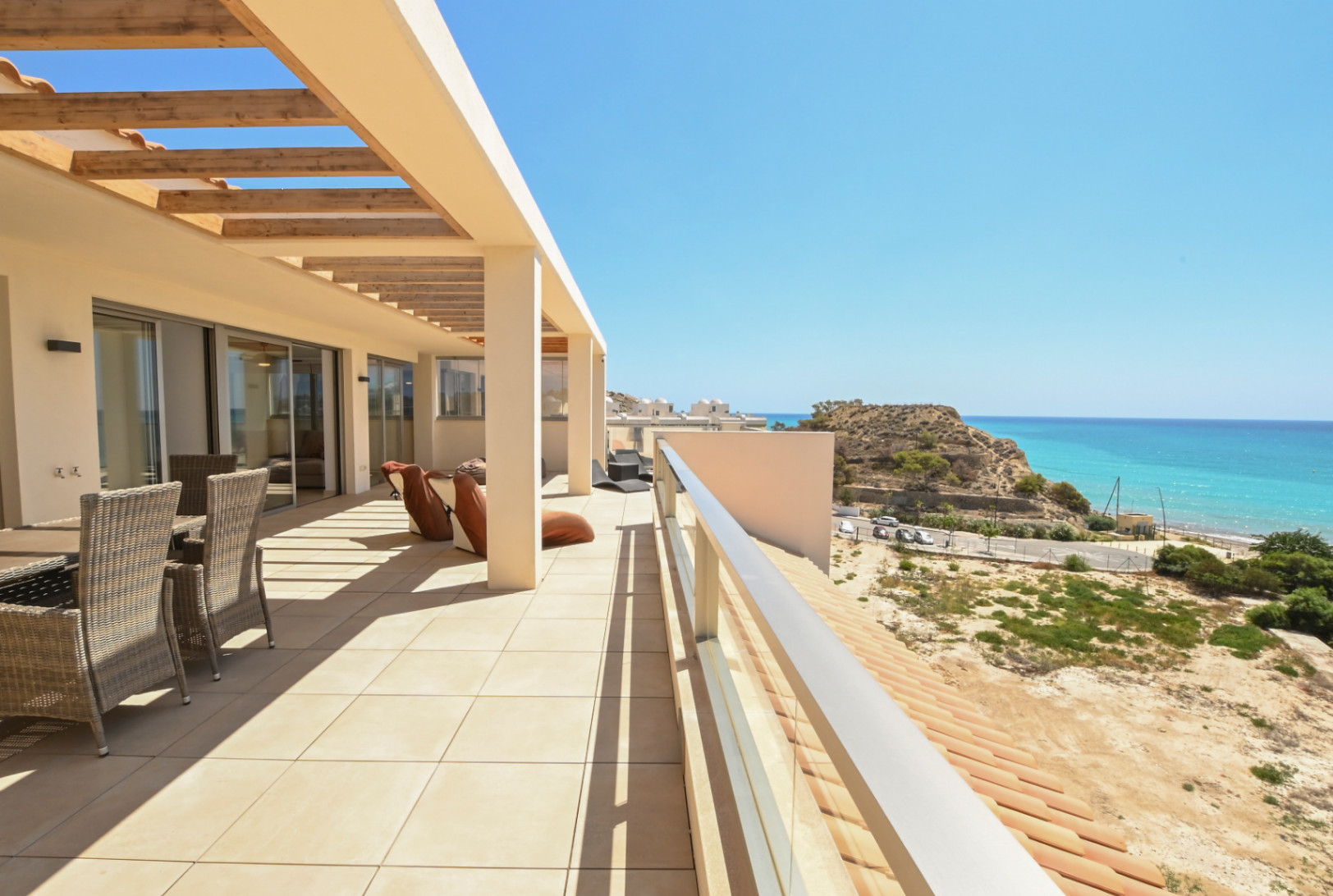 3-bedroom penthouse on the beachfront of Playa del Paradis for sale in Villajoyosa