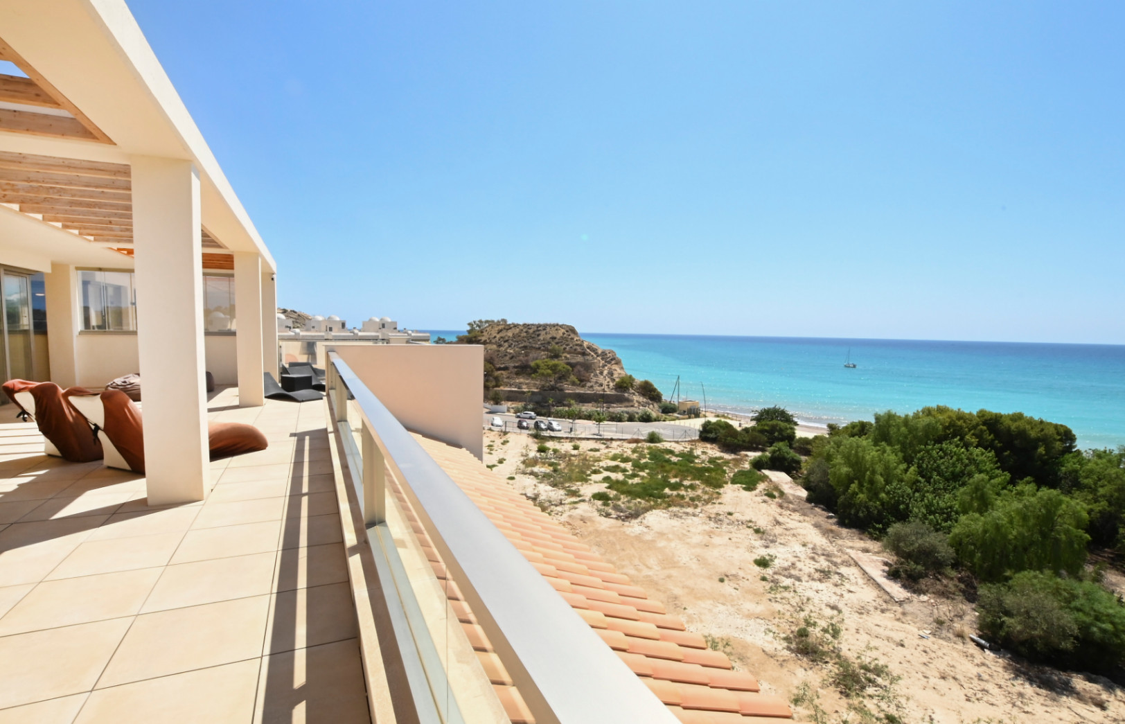3-bedroom penthouse on the beachfront of Playa del Paradis for sale in Villajoyosa