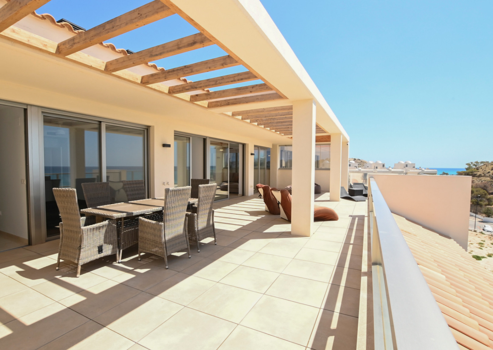 3-bedroom penthouse on the beachfront of Playa del Paradis for sale in Villajoyosa