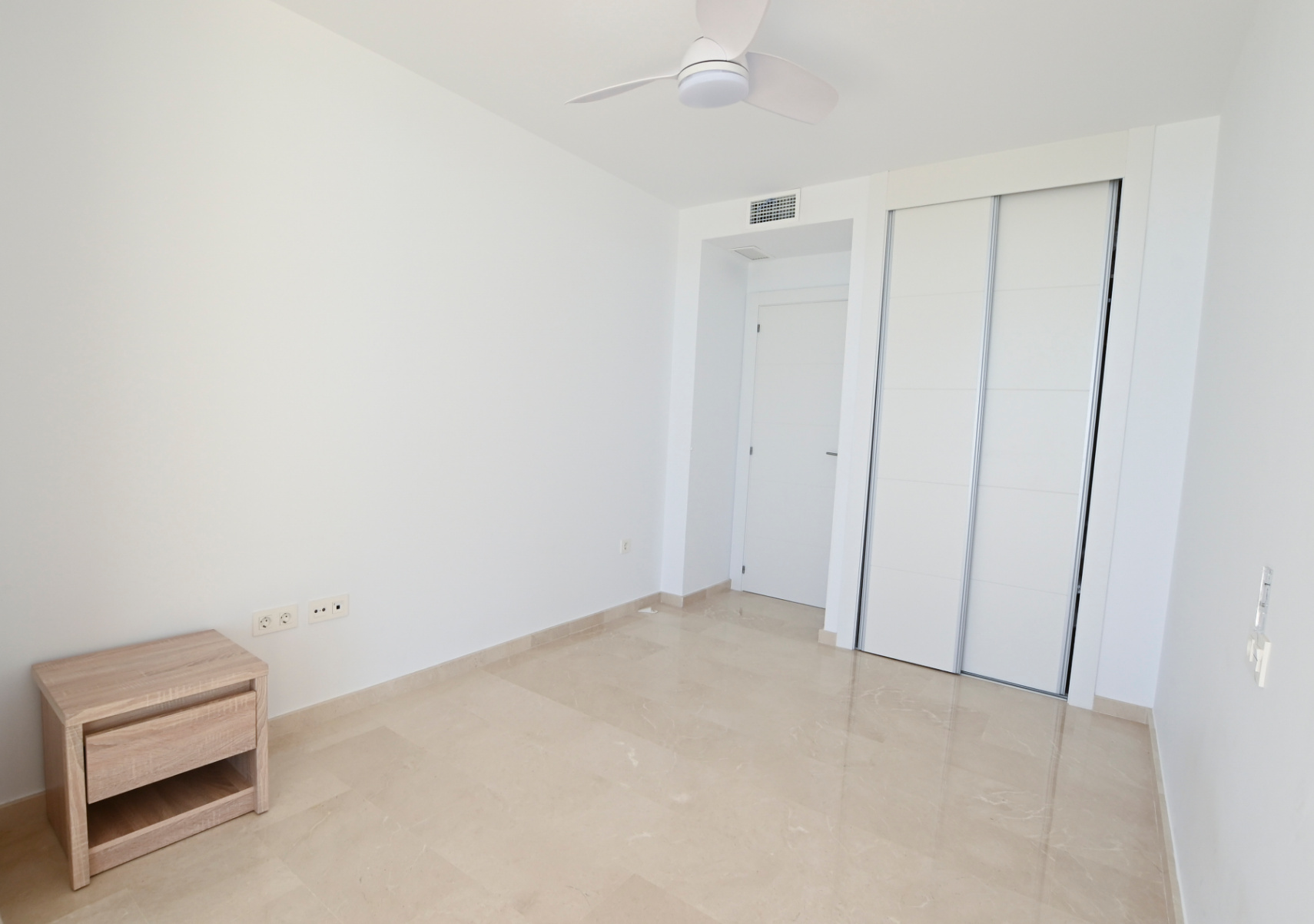 3-bedroom penthouse on the beachfront of Playa del Paradis for sale in Villajoyosa
