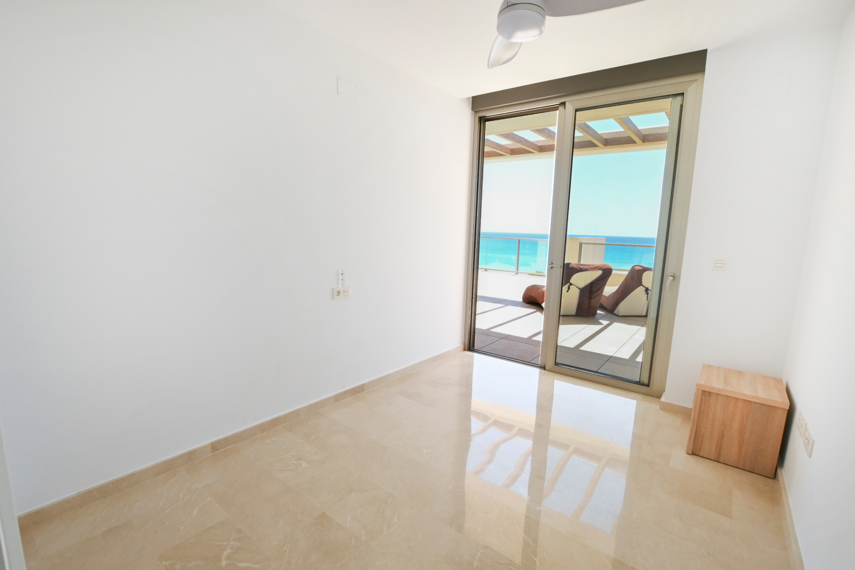 3-bedroom penthouse on the beachfront of Playa del Paradis for sale in Villajoyosa