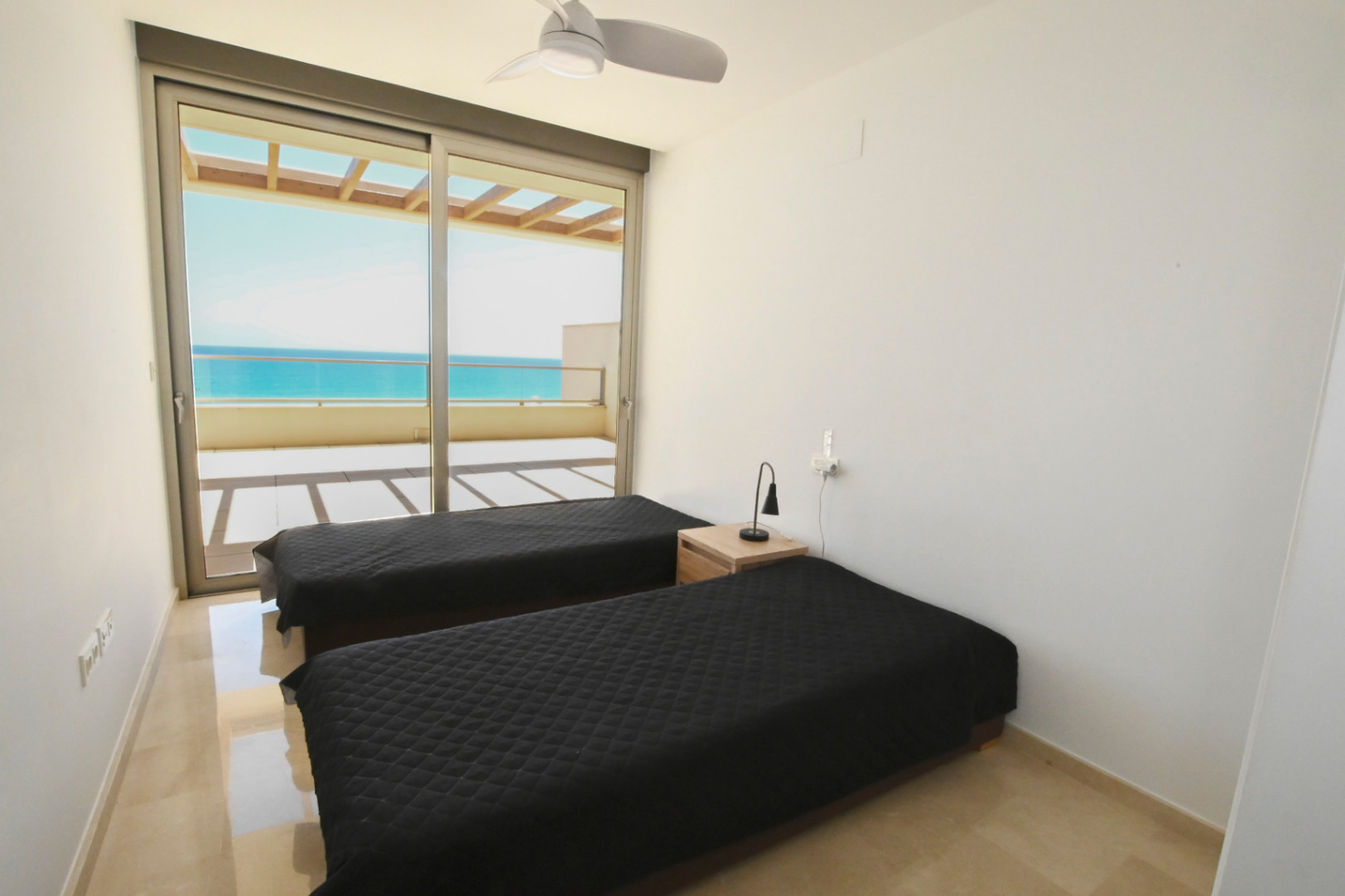 3-bedroom penthouse on the beachfront of Playa del Paradis for sale in Villajoyosa