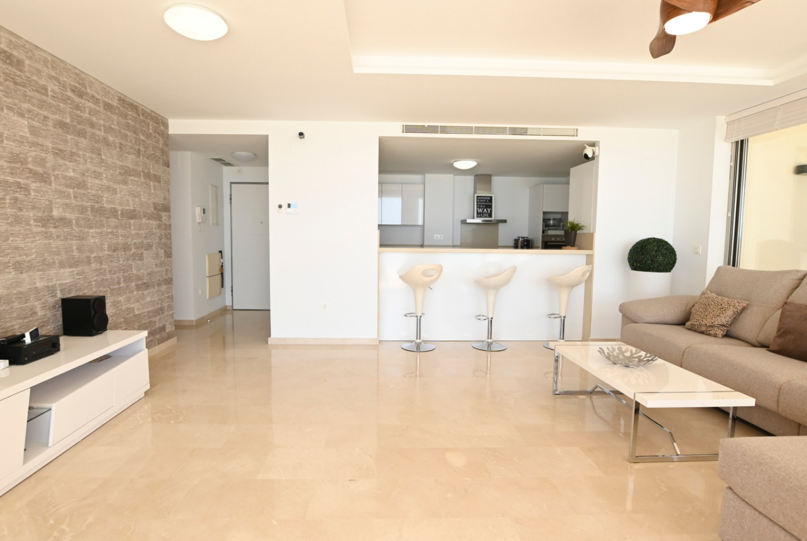 3-bedroom penthouse on the beachfront of Playa del Paradis for sale in Villajoyosa