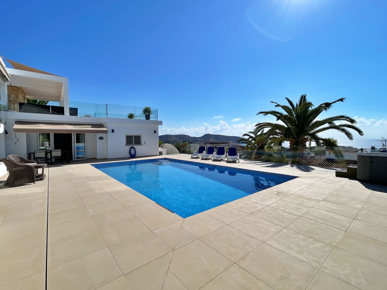 Villa met zeezicht te koop in Moraira