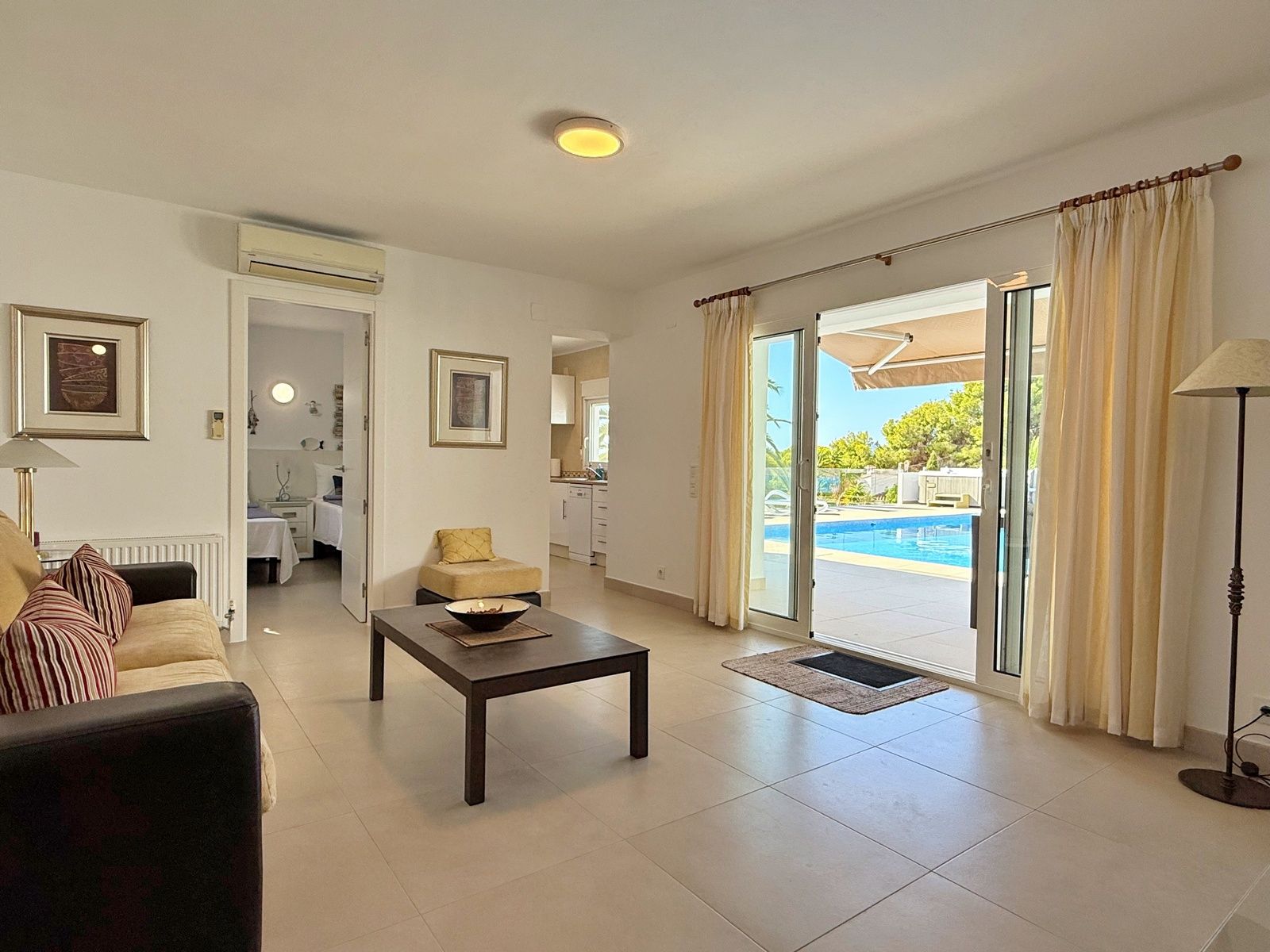 Villa met zeezicht te koop in Moraira