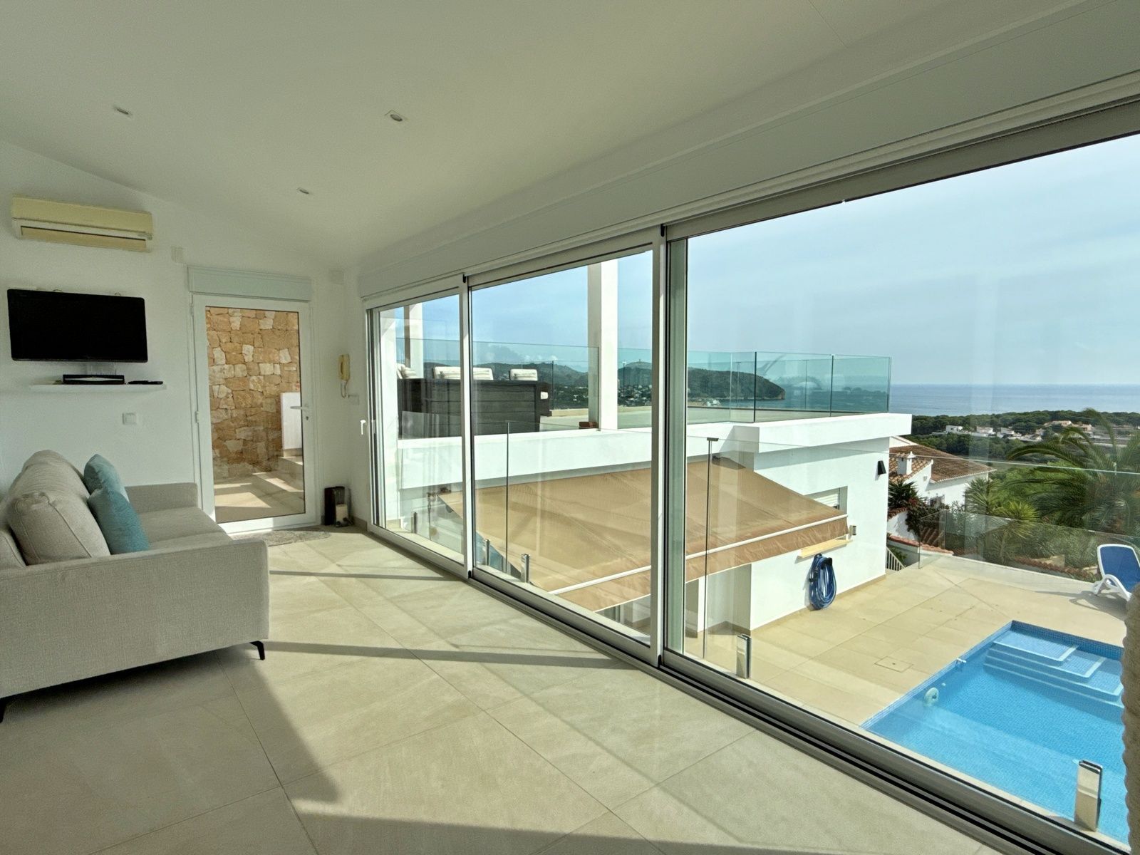 Villa met zeezicht te koop in Moraira