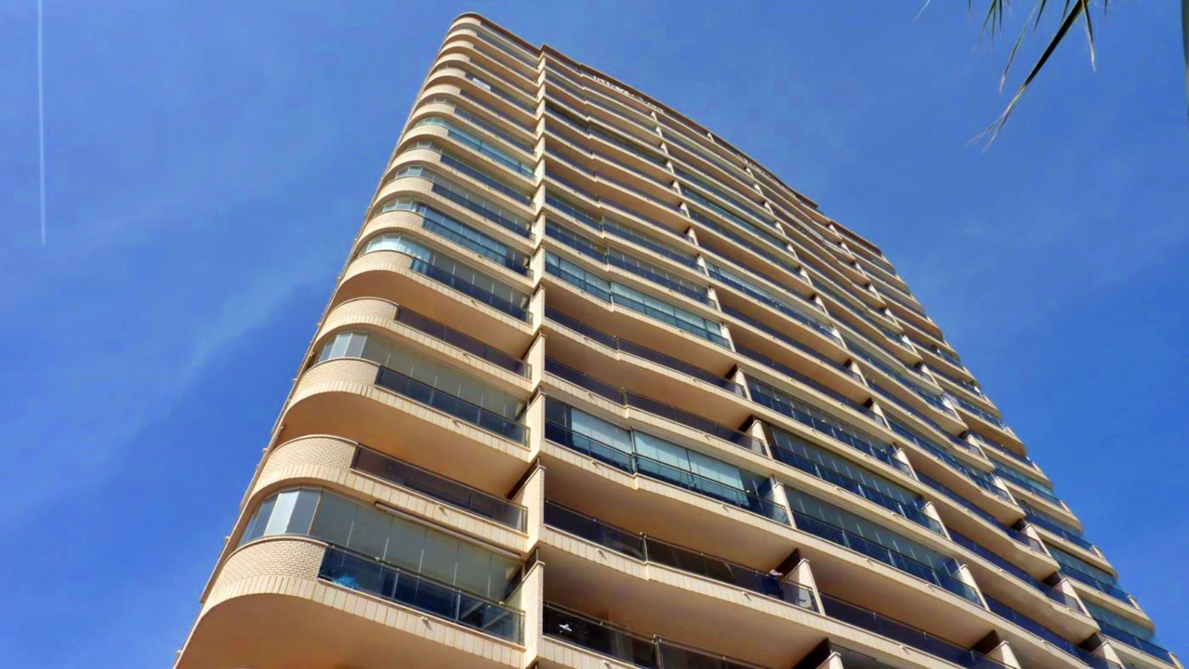 Apartment for sale in Calpe, Steps from Arenal Beach