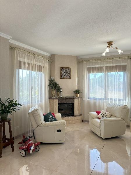 Spacious luxury villa for sale with 5 bedrooms and pool in Ciudad Quesada