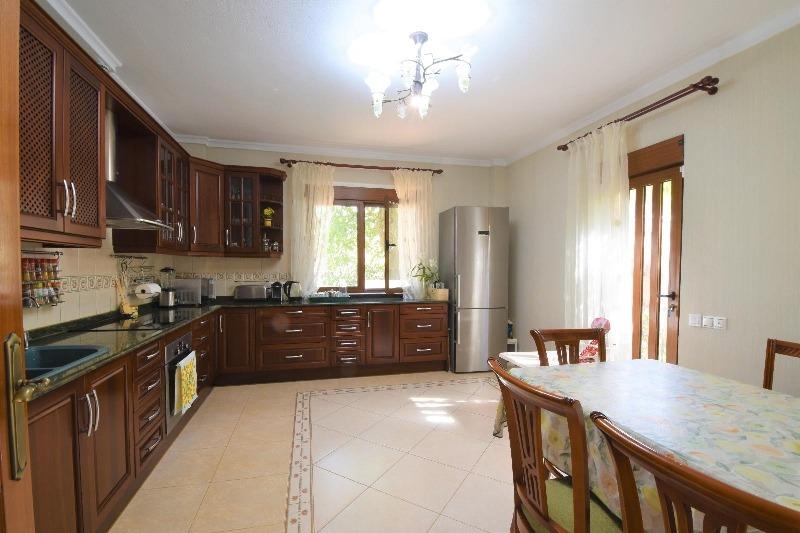Spacious luxury villa for sale with 5 bedrooms and pool in Ciudad Quesada