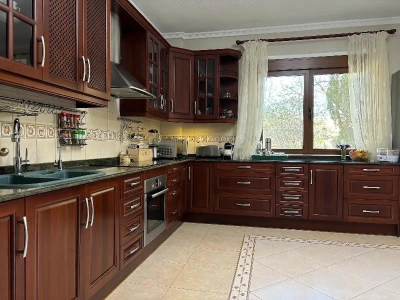 Spacious luxury villa for sale with 5 bedrooms and pool in Ciudad Quesada