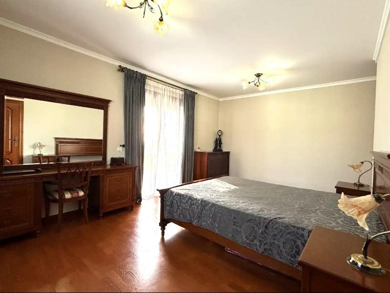 Spacious luxury villa for sale with 5 bedrooms and pool in Ciudad Quesada