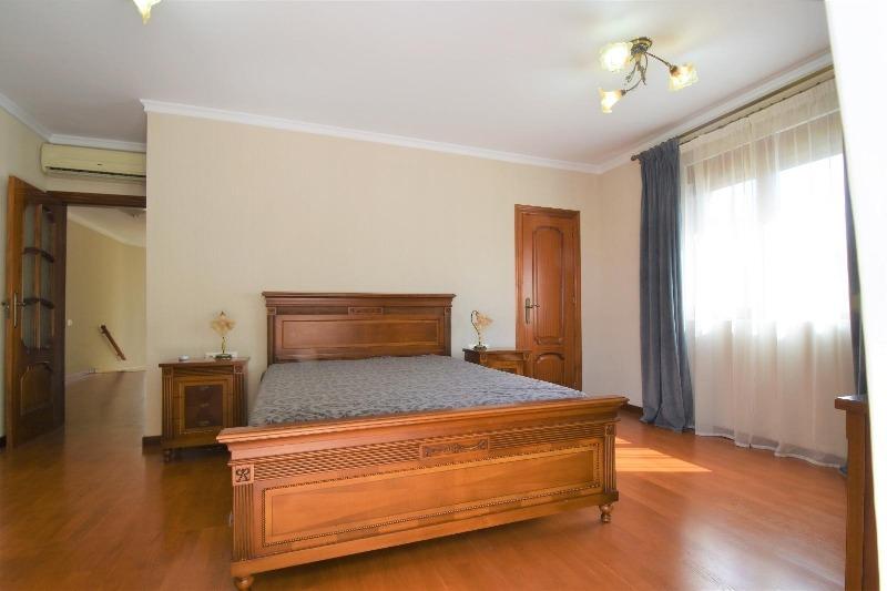 Spacious luxury villa for sale with 5 bedrooms and pool in Ciudad Quesada