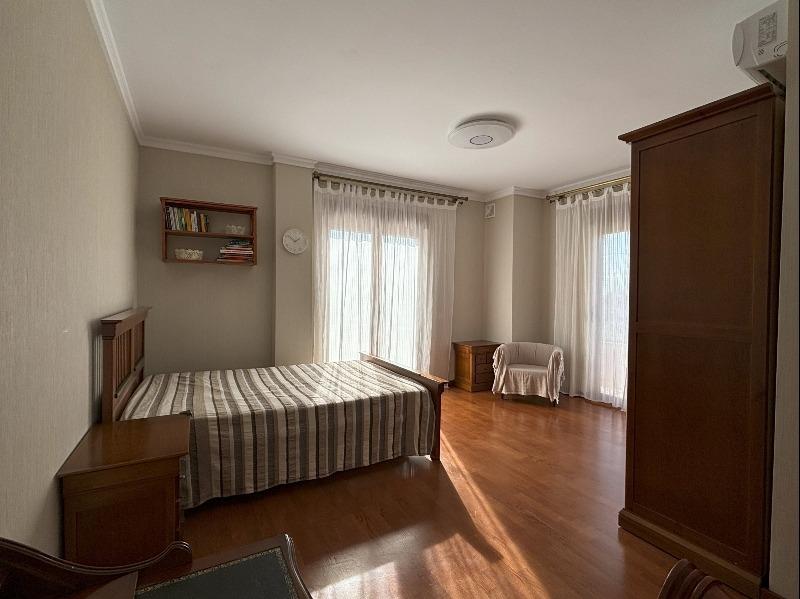 Spacious luxury villa for sale with 5 bedrooms and pool in Ciudad Quesada
