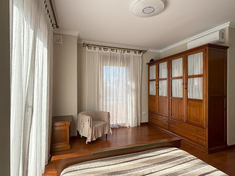 Spacious luxury villa for sale with 5 bedrooms and pool in Ciudad Quesada