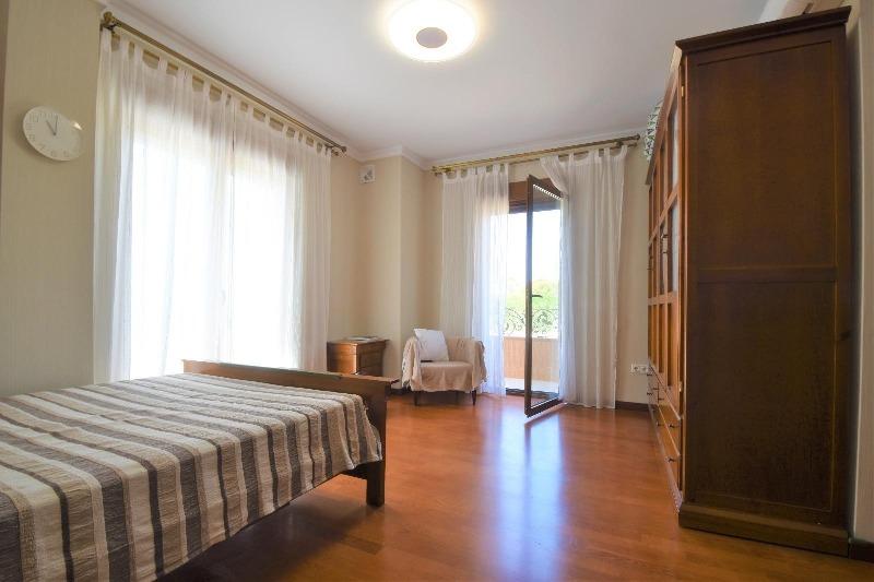 Spacious luxury villa for sale with 5 bedrooms and pool in Ciudad Quesada
