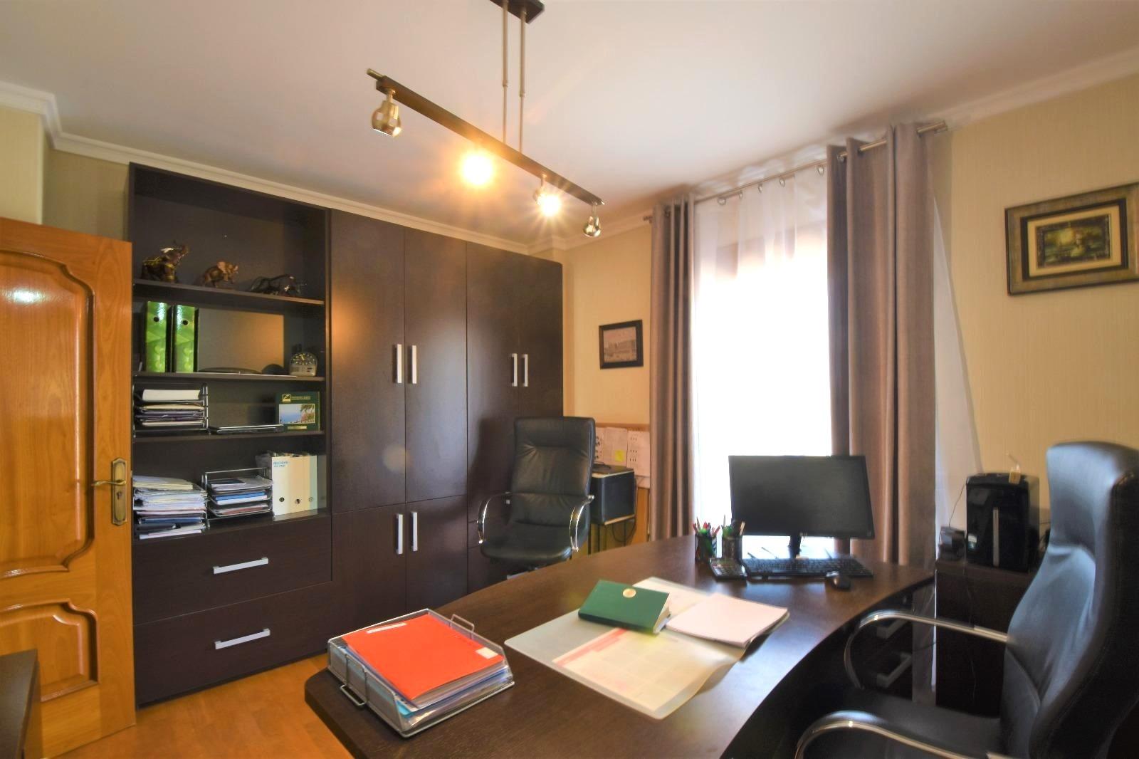 Spacious luxury villa for sale with 5 bedrooms and pool in Ciudad Quesada