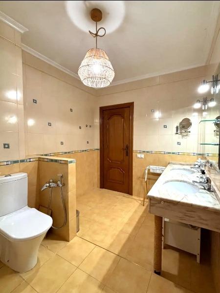 Spacious luxury villa for sale with 5 bedrooms and pool in Ciudad Quesada