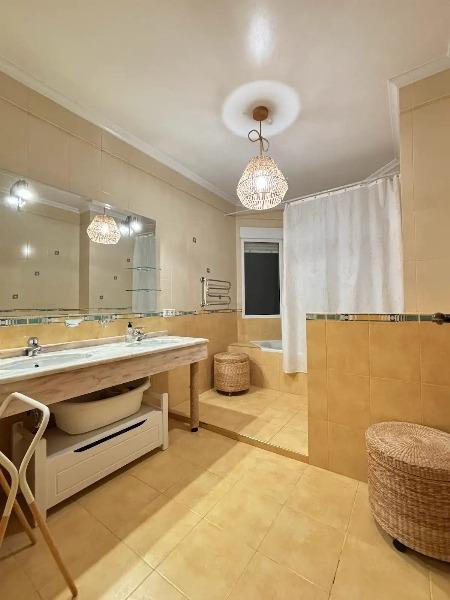 Spacious luxury villa for sale with 5 bedrooms and pool in Ciudad Quesada