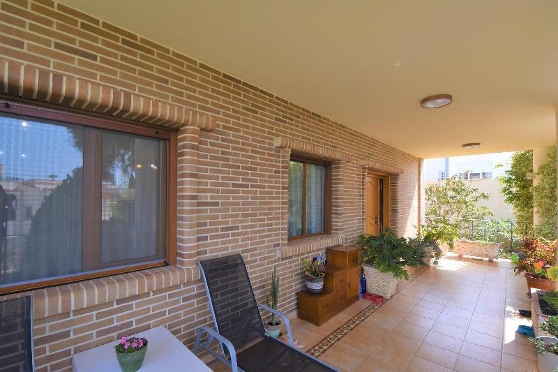 Spacious luxury villa for sale with 5 bedrooms and pool in Ciudad Quesada