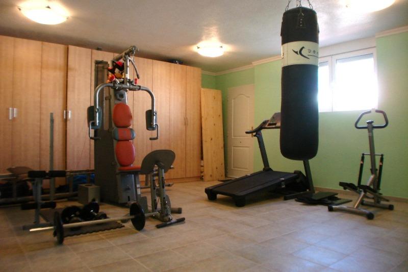 Spacious luxury villa for sale with 5 bedrooms and pool in Ciudad Quesada