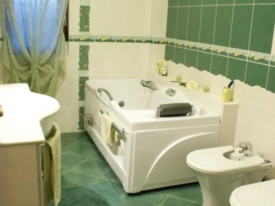 Spacious luxury villa for sale with 5 bedrooms and pool in Ciudad Quesada