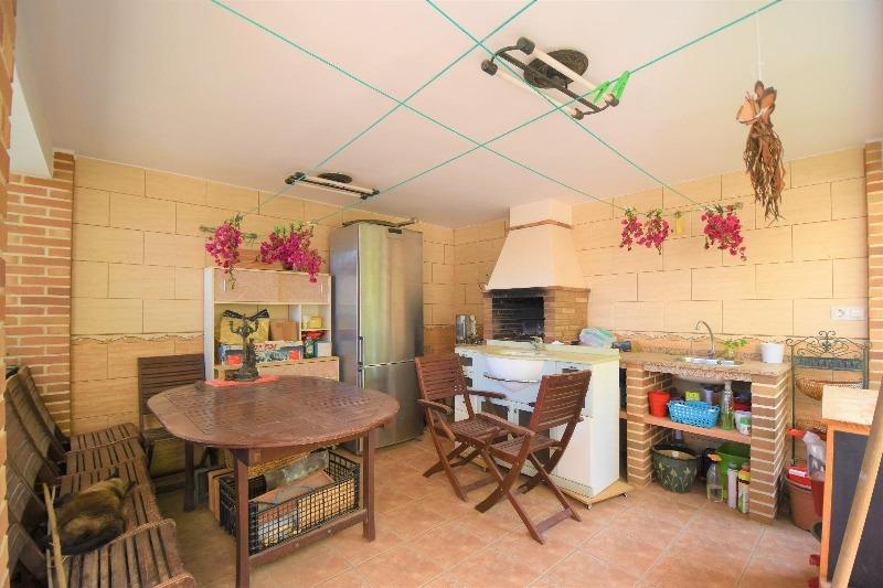 Spacious luxury villa for sale with 5 bedrooms and pool in Ciudad Quesada