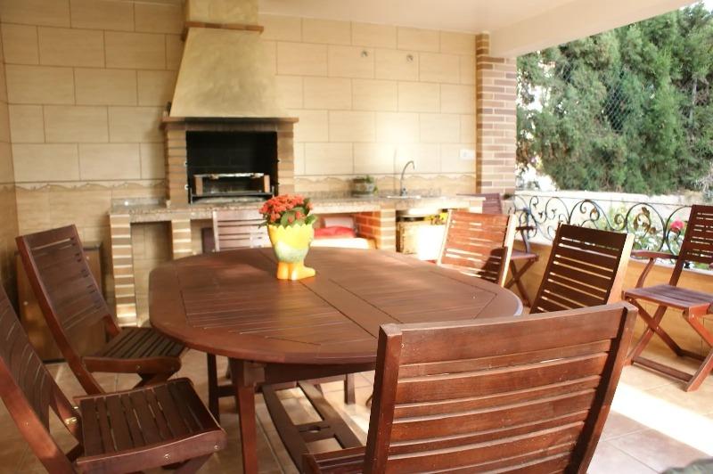 Spacious luxury villa for sale with 5 bedrooms and pool in Ciudad Quesada