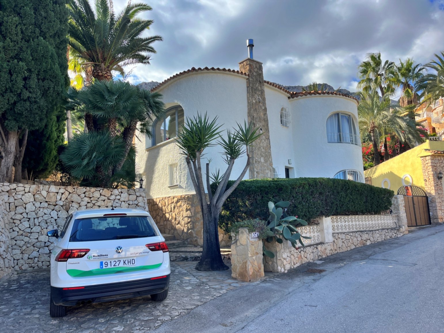 Detached Villa with Sea & Peñon Views for sale in Calpe