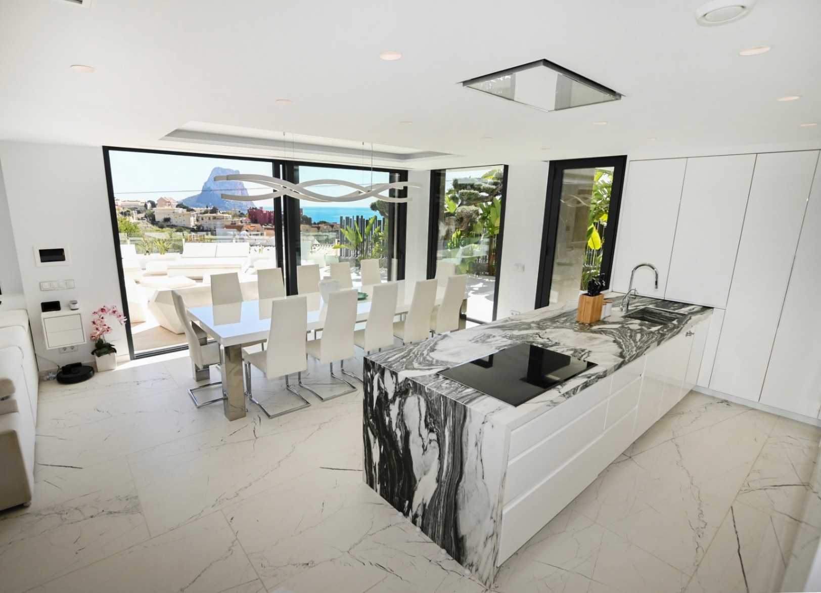 Luxury Villa with Panoramic Sea & Peñón de Ifach Views