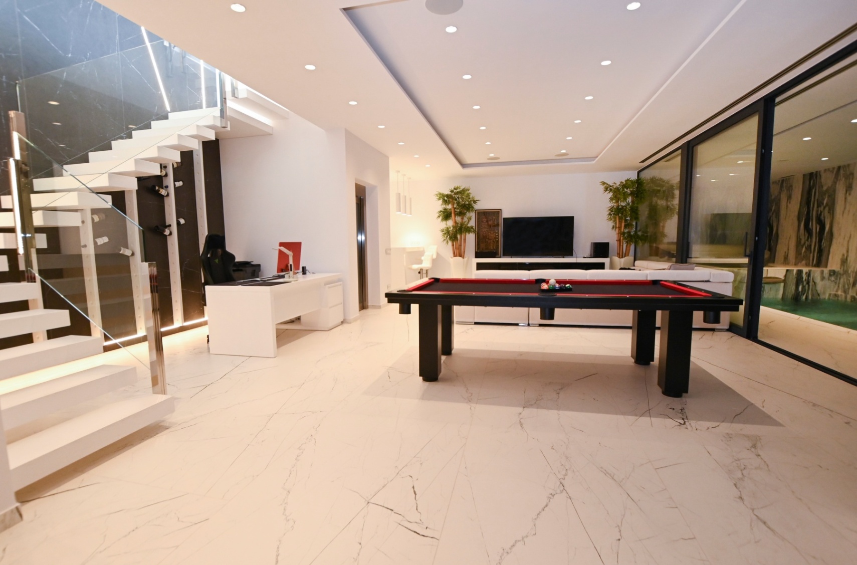 Luxury Villa with Panoramic Sea & Peñón de Ifach Views
