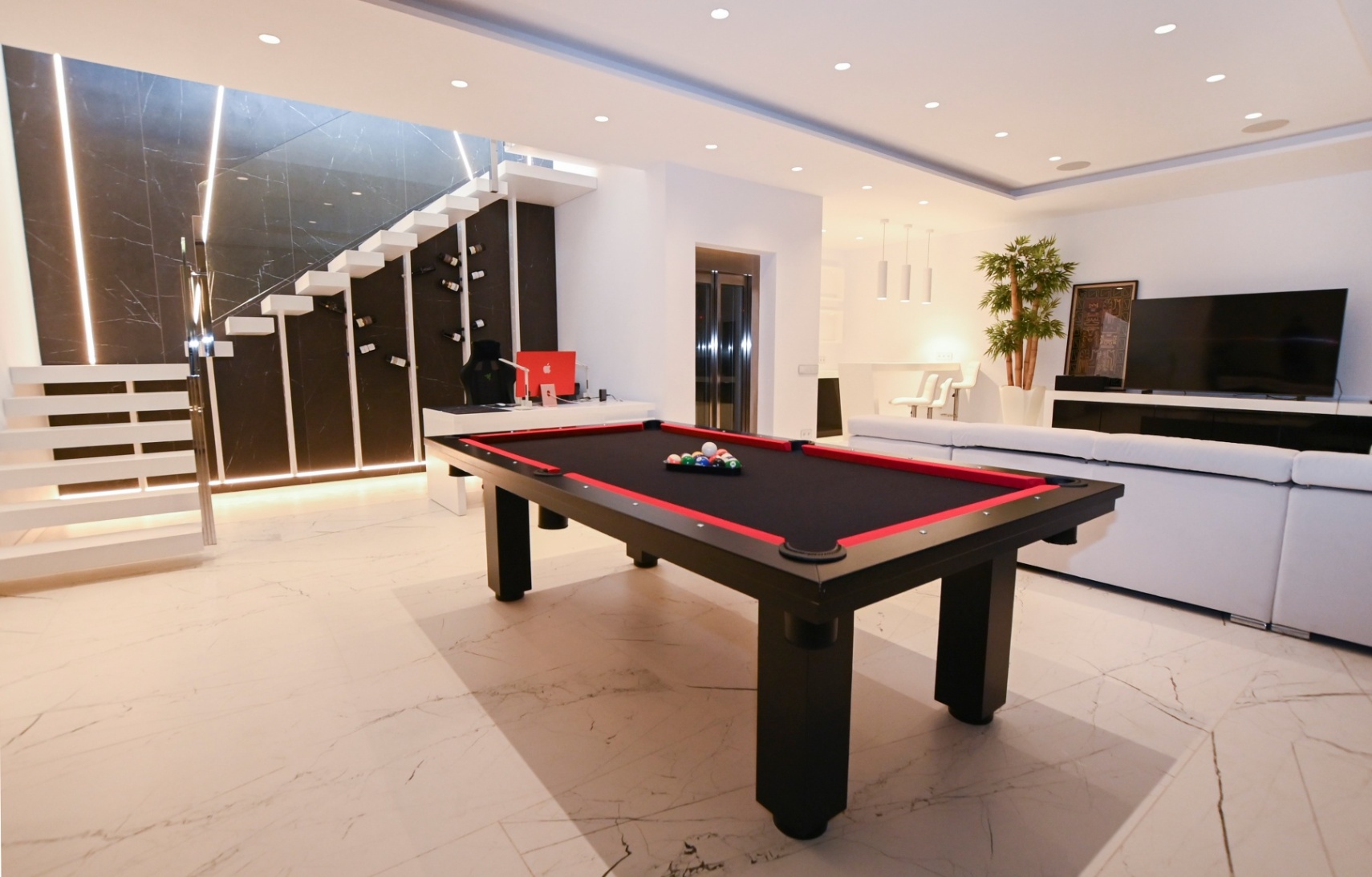 Luxury Villa with Panoramic Sea & Peñón de Ifach Views