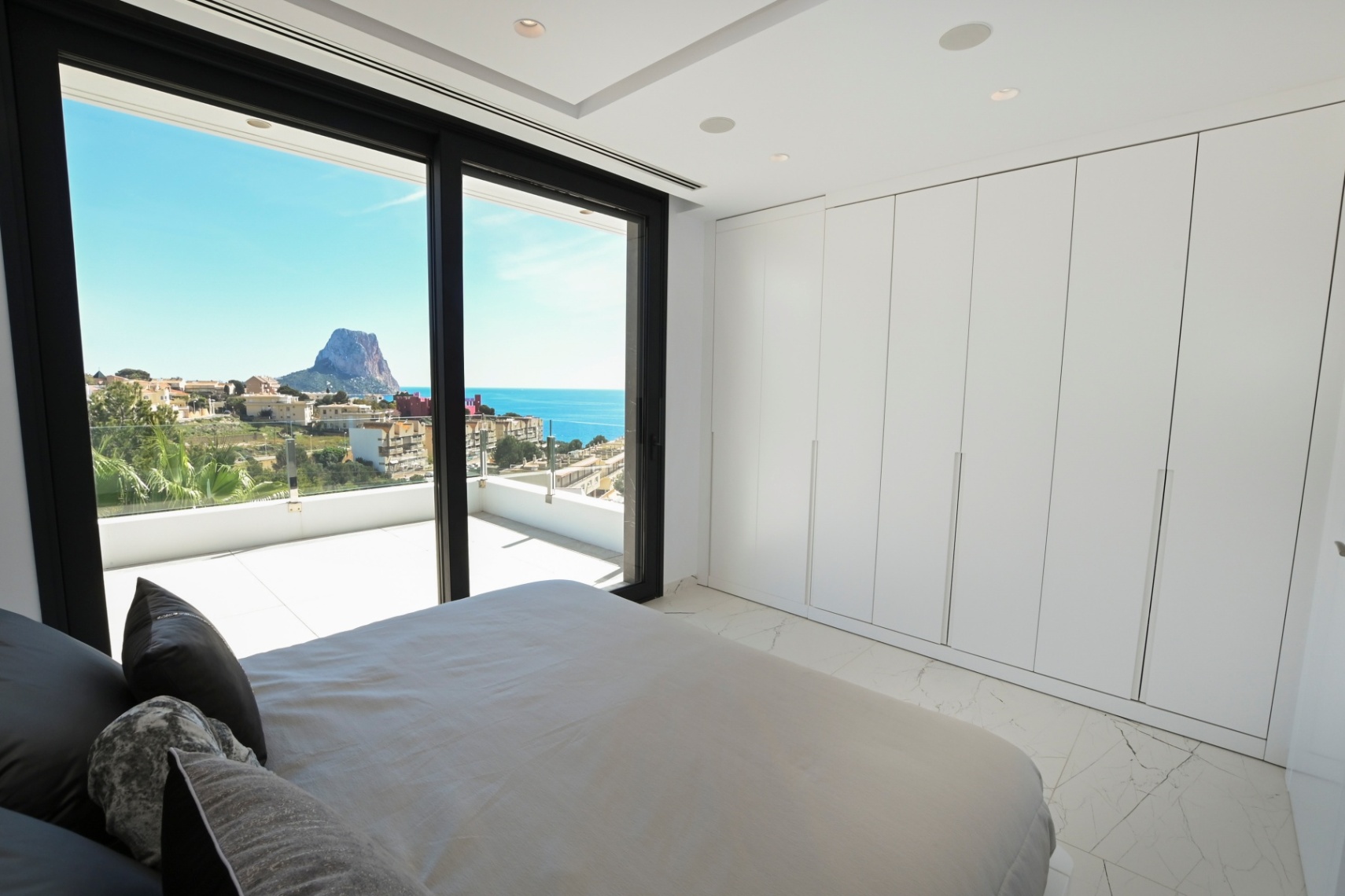 Luxury Villa with Panoramic Sea & Peñón de Ifach Views