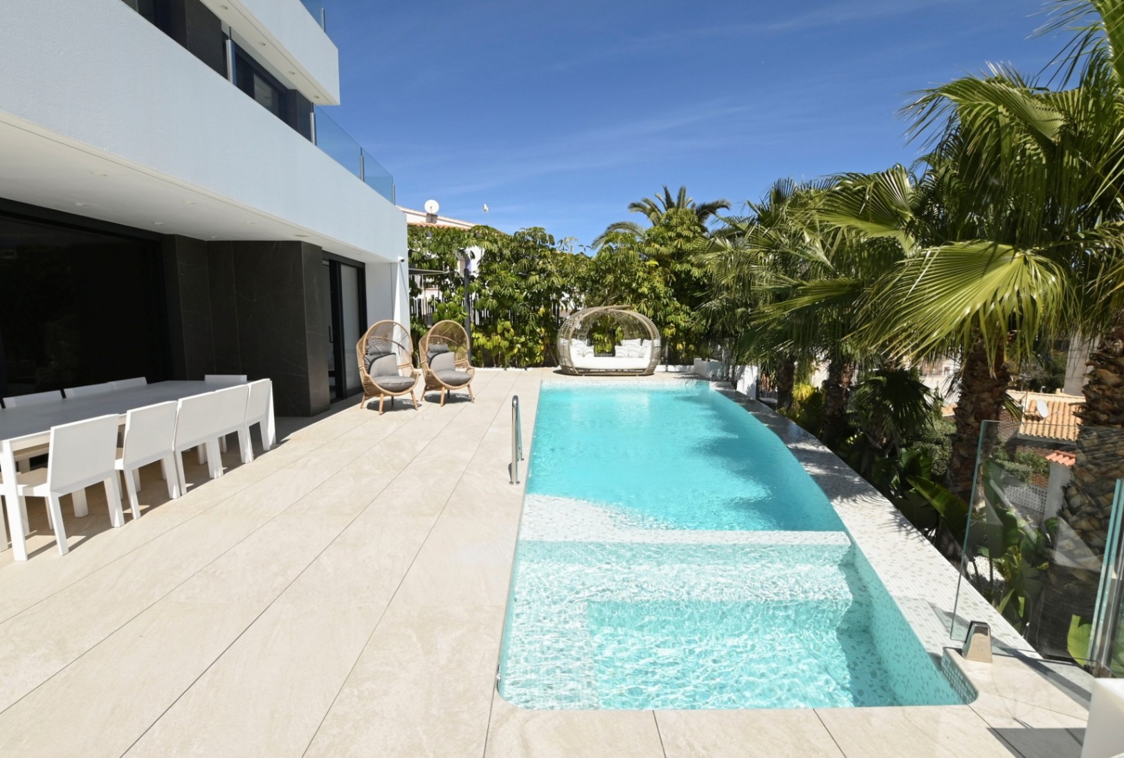 Luxury Villa with Panoramic Sea & Peñón de Ifach Views