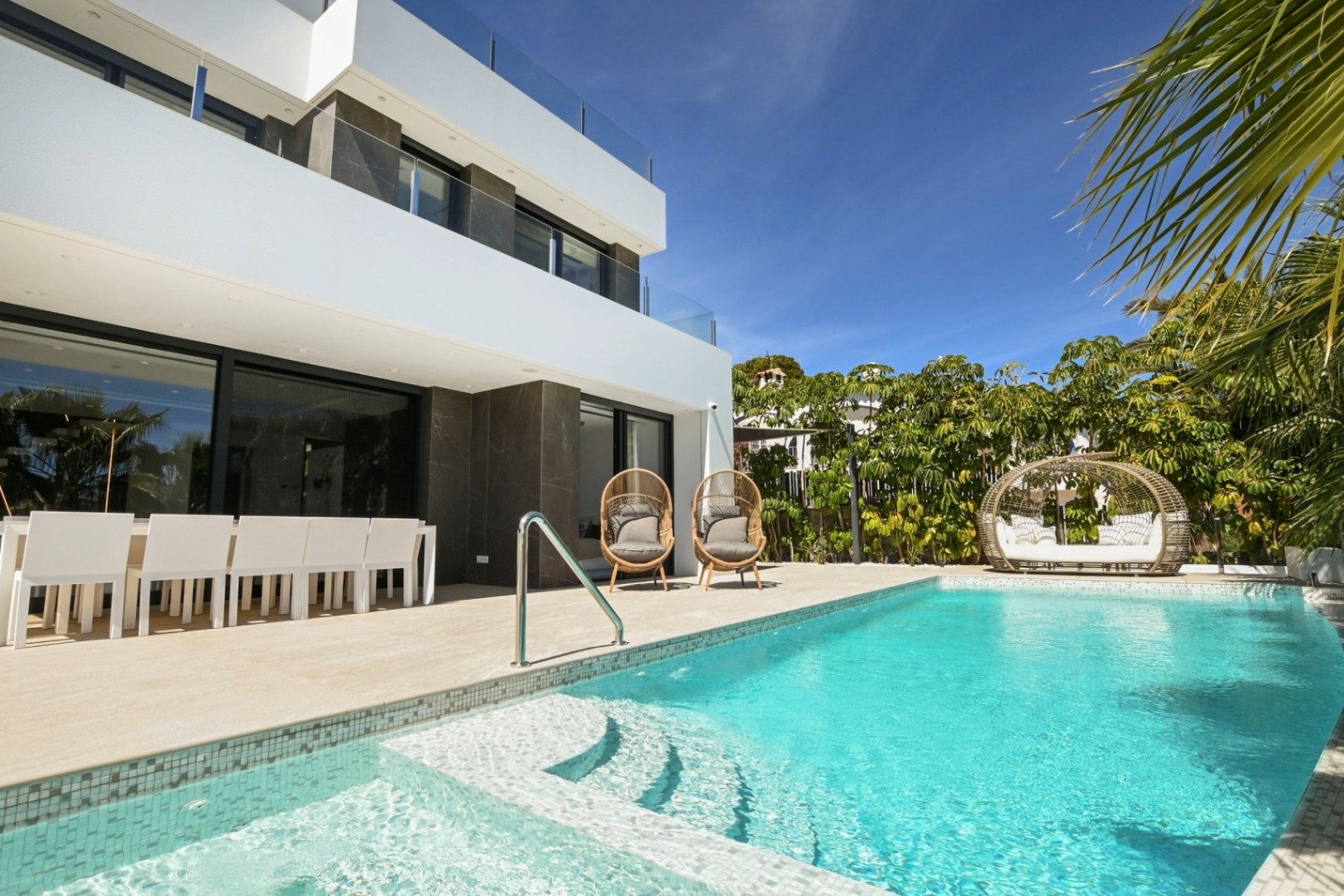 Luxury Villa with Panoramic Sea & Peñón de Ifach Views
