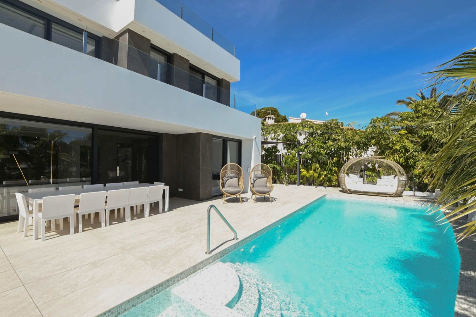 Luxury Villa with Panoramic Sea & Peñón de Ifach Views
