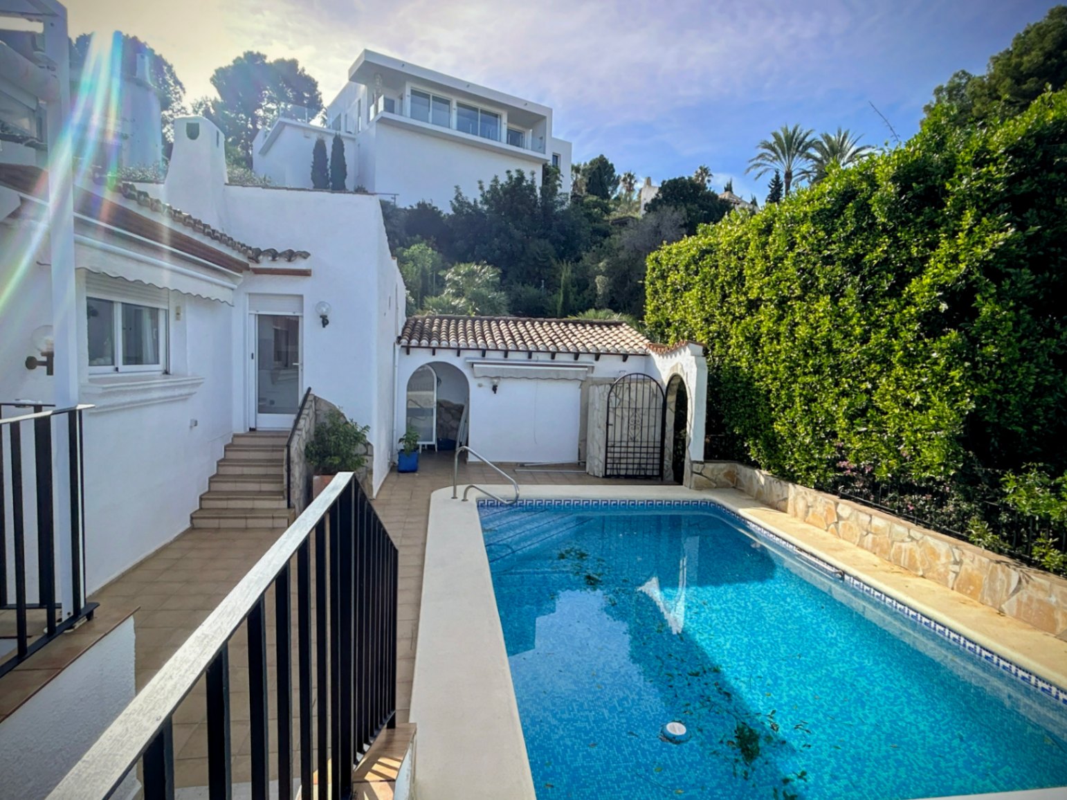 Villa moderna con vistas al mar y alojamiento independiente – Pego