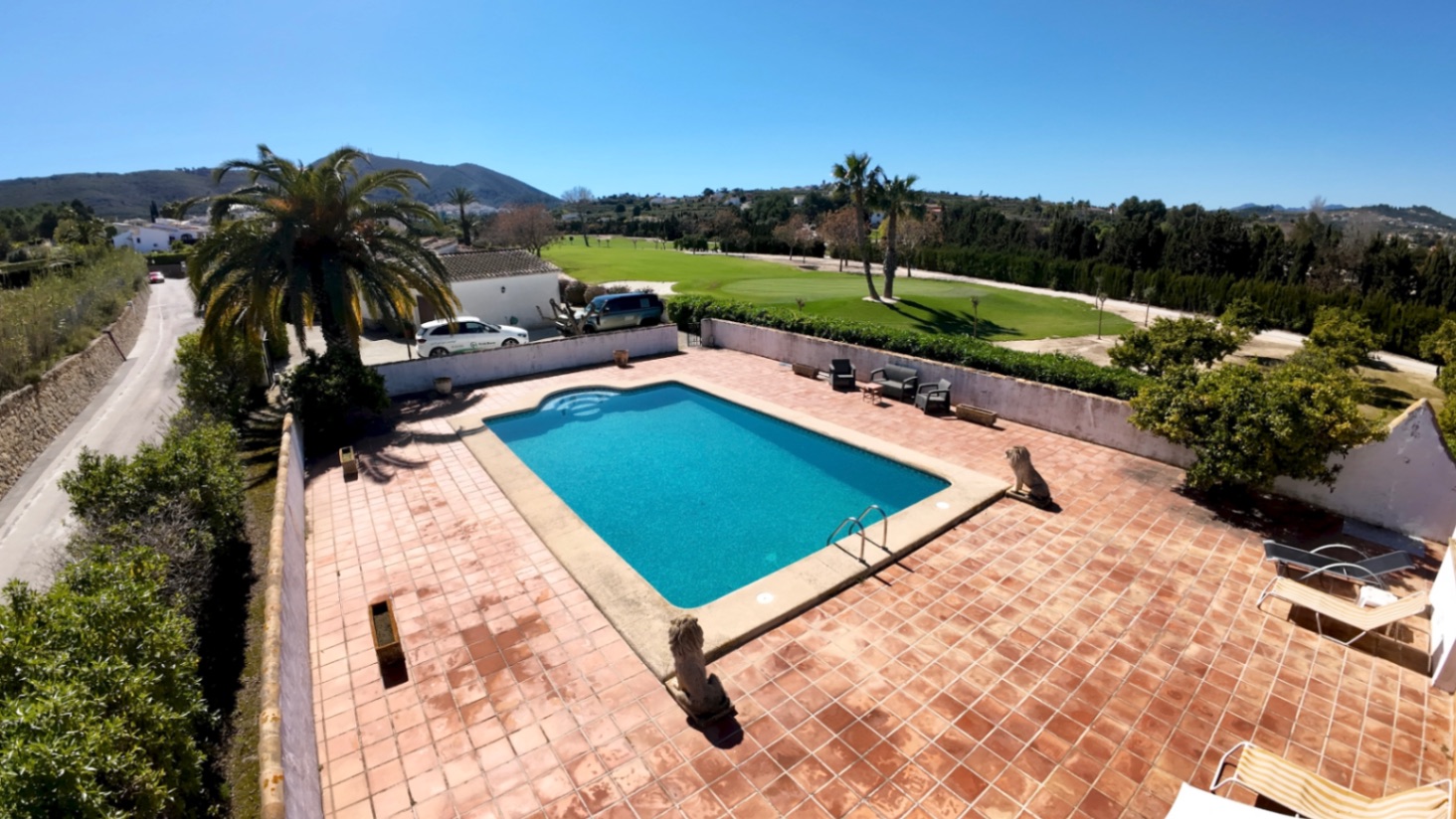 Villa en venta en Jávea con vistas al campo de golf.