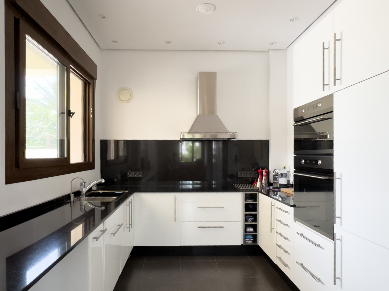 Modern villa for sale in Albir with 4 bedrooms and private pool