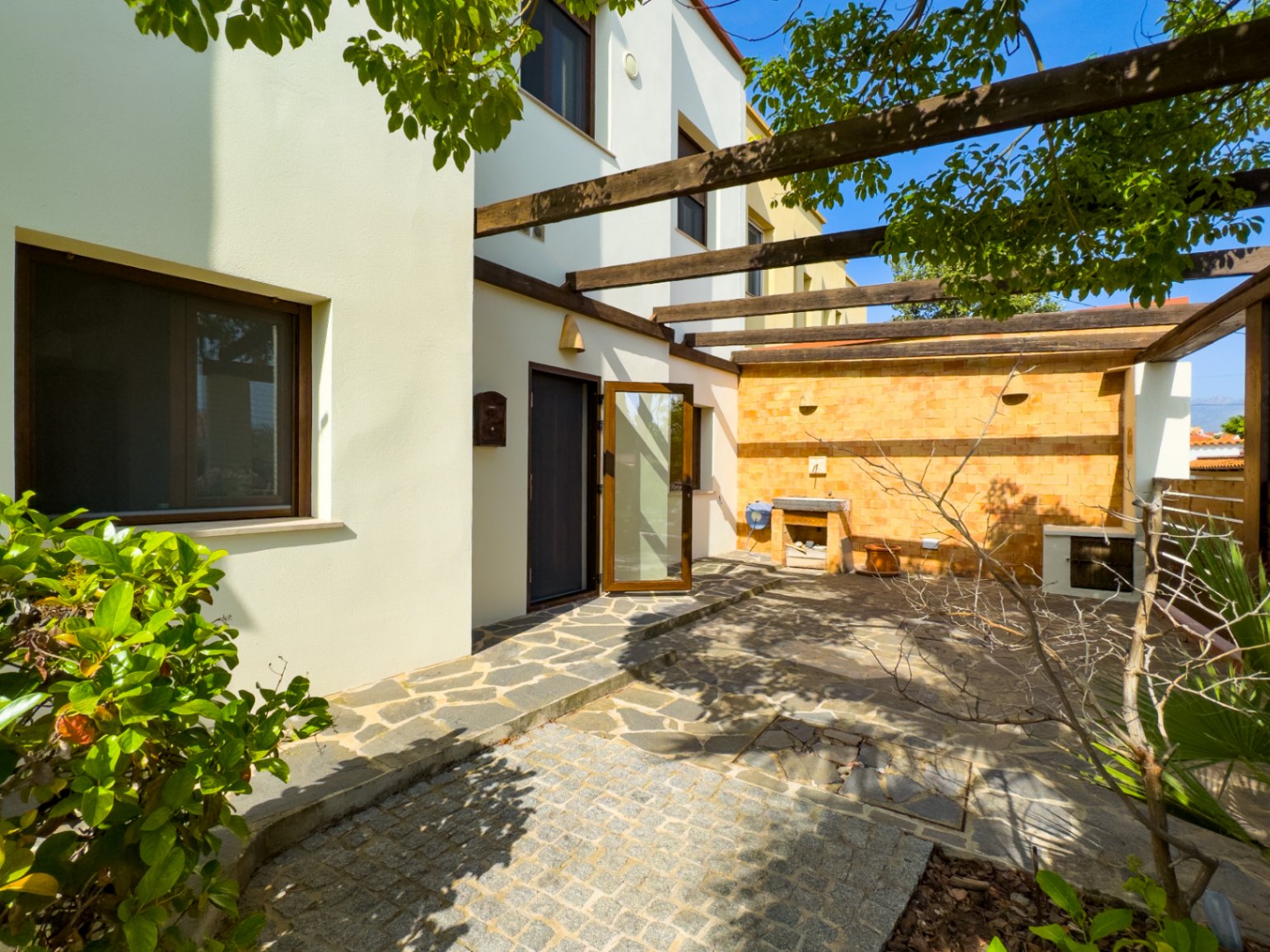 Modern villa for sale in Albir with 4 bedrooms and private pool