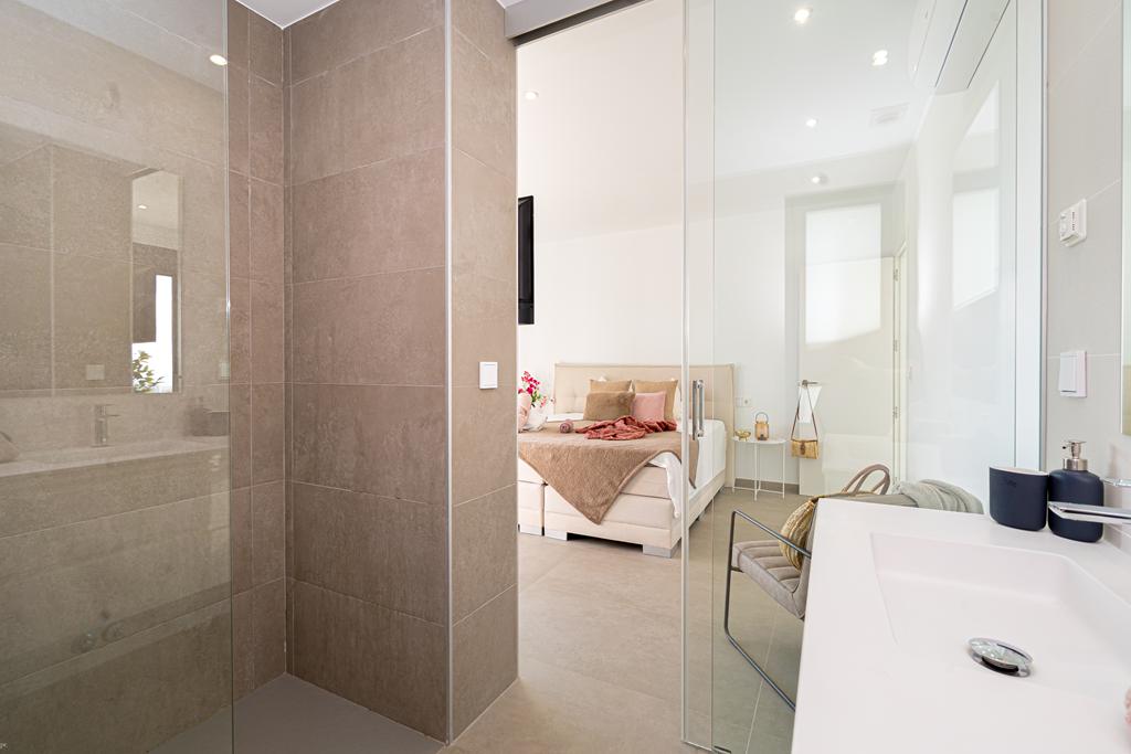 Modern 5-bedroom villa for sale with panoramic views in Altos de Polop